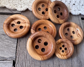 10 Stück Knöpfe Olivenholz lackiert 4Loch 20mm, 25mm oder 27mm