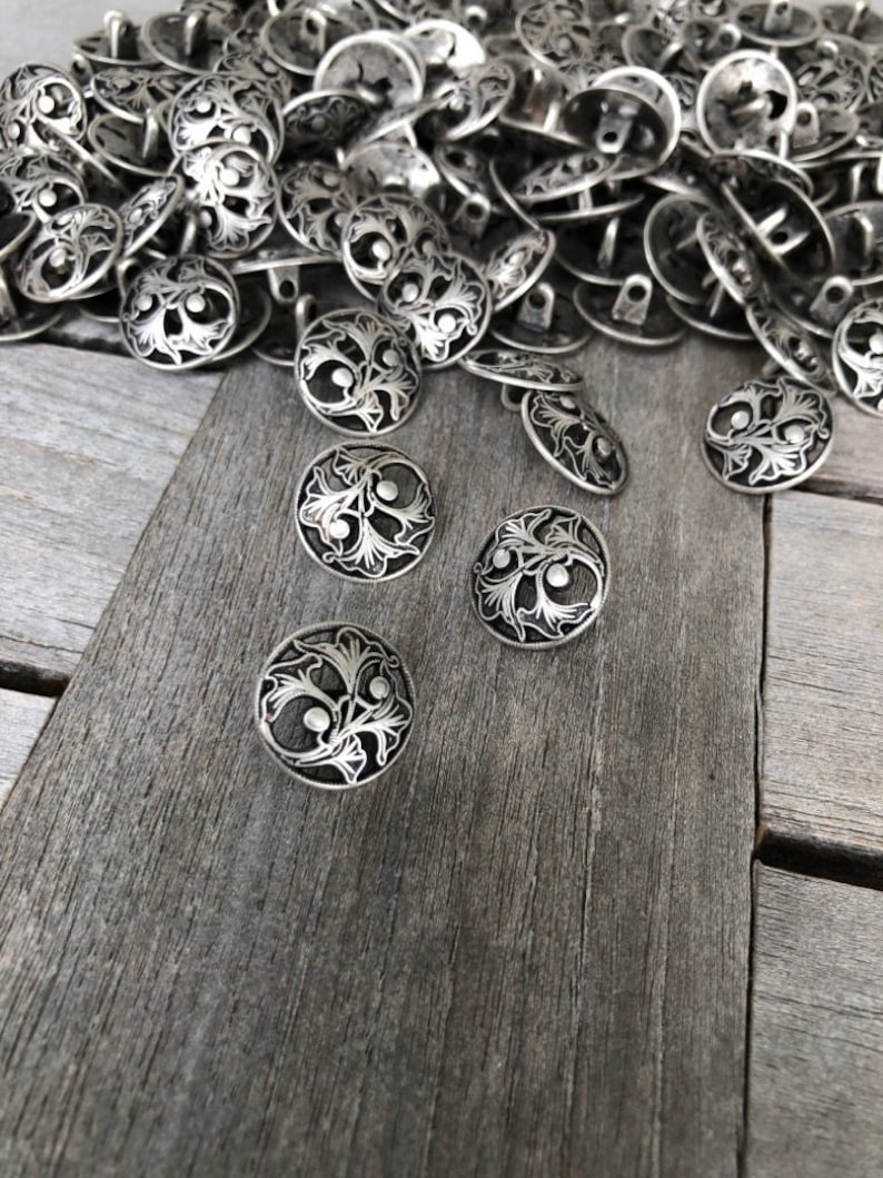 10 Stück altsilber Metallknöpfe Enzian Motiv Ösenknöpfe Blüten 15mm oder 18mm Bild 3