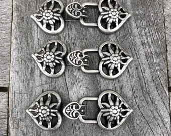 3 Stück altsilberfarbene Metall Zierverschlüsse Verschluss zum Annähen mit Edelweiß Motiv 50mmx19mm