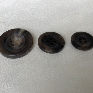 5 Stück echt Horn Knöpfe grau braun schwarz mit Rand 4Loch in 17mm, 19mm oder 27mm image 2