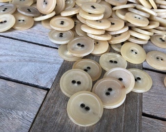 5 Stück echt Horn Knöpfe Hellbeige mit Mesing Ösen 2 Loch 22 mm oder 27 mm