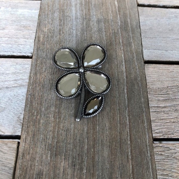 Brosche Anstecknadel Metall Blume silber antik mit beige (1 Stück)