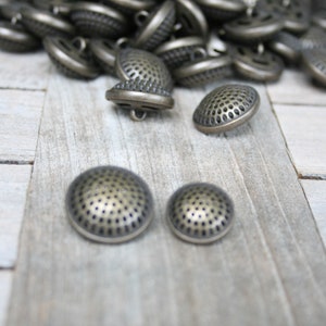 10 Stück messing antik Metallknöpfe mit Lochmuster gewölbte Ösenknöpfe 18mm oder 23mm