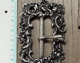 1 Stück verzierte altsilber farben Metall Schnalle wie Vintage für 4cm (1.57 inch) Band