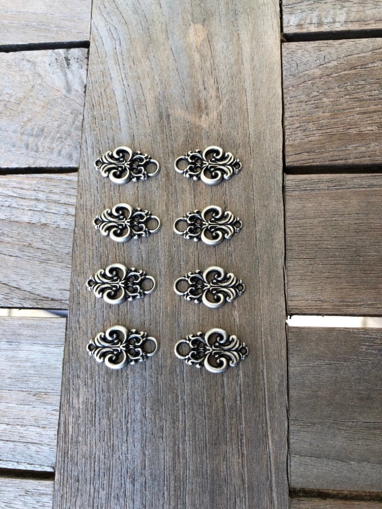 8 Stück Miederösen Aus Metall – Altsilber, Mit Blauen Strasssteinen, 32x26 Mm, Für Dirndl & Tracht