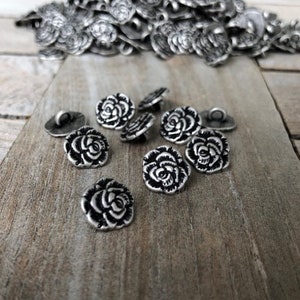 10 Stück Rose Knöpfe altsilber aus Metall Blume Motiv 12mm