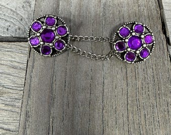 1 Stück toller Schmuck Knopf Ketten Verschluss aus Metall mit lila Acryl-Stein Kette 50mm