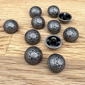10 Stück gewölbte eisen farben Metallknöpfe mit Blumen Motiv 15mm