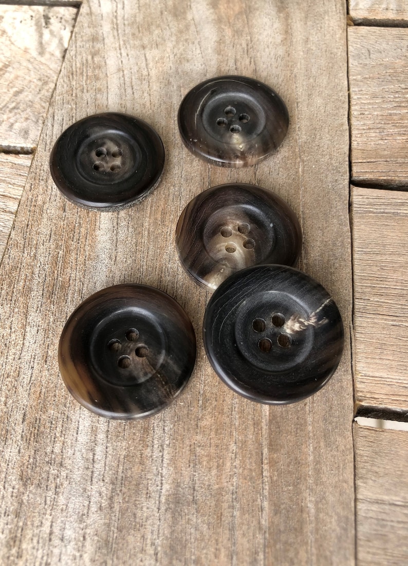 5 Stück echt Horn Knöpfe grau braun schwarz mit Rand 4Loch in 17mm, 19mm oder 27mm image 1