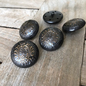 5 Stück besondere Metallknöpfe mit Wappen grau / gold gewölbte Ösenknöpfe 18mm oder 28mm