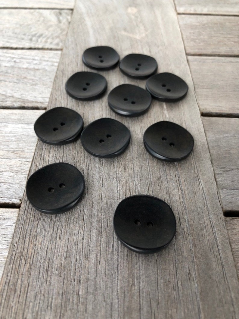 10 Stück echte Steinnuss Knöpfe schwarz 2Loch in 15mm, 17mm, 23mm oder 25mm Bild 3