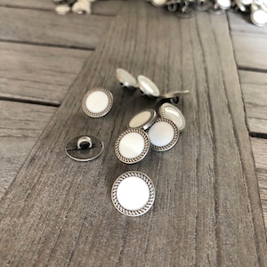 10 Stück altsilber mit weiss kleine Knöpfe aus Metall Ösenknöpfe 13mm
