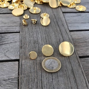 10 Stück gold farben glänzende flache Metall Knöpfe schlicht in 10mm, 15mm, 20mm o 23mm immagine 3