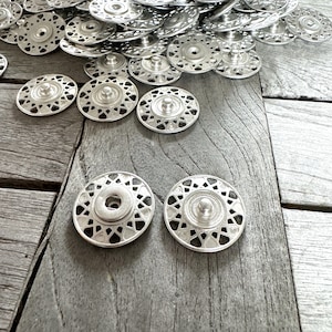 3 Stück große und stabile helles silber matt Metall Druckknöpfe zum Annähen 27 mm