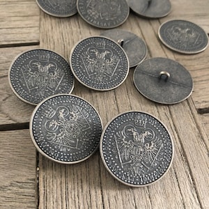 3 Stück flach silber grau/blau farbene Metall Knöpfe Ösenknöpfe mit Adler Motiv 19mm oder 30mm