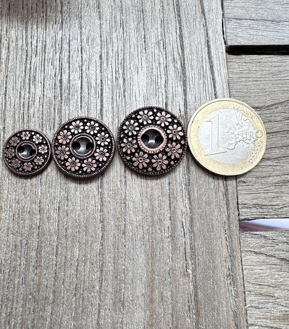 10 Stück hübsche Blüten Knöpfe kupfer braun Kunststoff Plastik Knöpfe 2 Loch 13mm, 18mm oder 20mm
