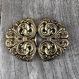 Wunderschöne gold antik Trachtenschliesse für Dirndl Tracht 58 mm x 42 mm (1 pièce)
