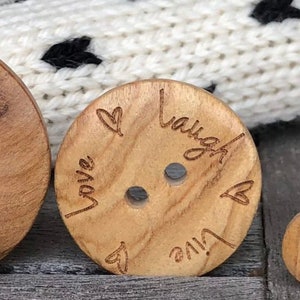 10 Stück Live Love Laugh Knöpfe aus echtem Olivenholz 2 Loch in 5 Grössen