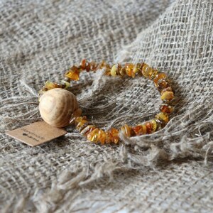 Unisex Men/'s Women/'s Handmade Vintage Folk Art Wood Oak Beads /& Baltic Amber Pendant Necklace Size 23.5 in New