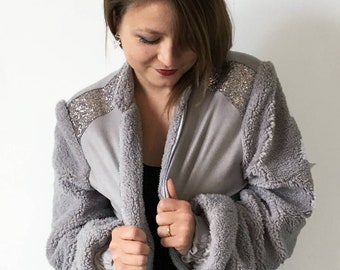 Blouson gris perle, blouson original pour femme, blouson cuir et fourrure, MademoiselLe