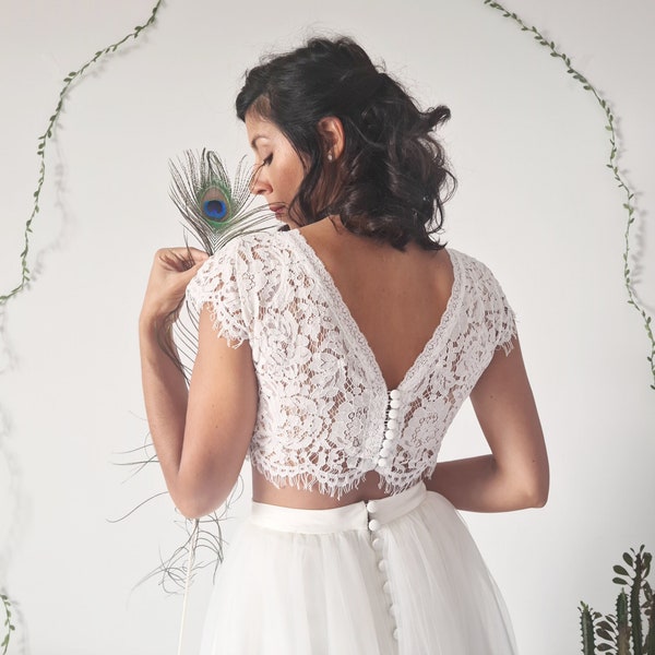 Robe de mariée deux pièces, crop top de mariée en dentelle et jupe de mariée maxi en tulle et satin, Myrcella