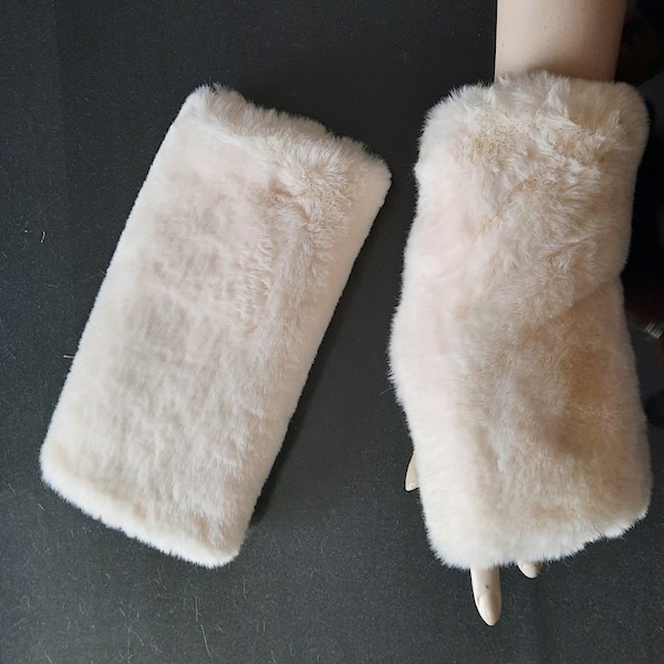 Mitaines de mariée d'hiver, mitaines en fourrure blanche ivoire, gants sans doigts en fausse fourrure, Elsa