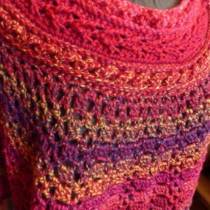 short poncho worked collar, crocheted image 3