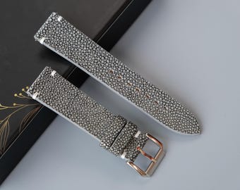 Grijze pijlstaartrogleren horlogeband, op maat gemaakte handgemaakte band