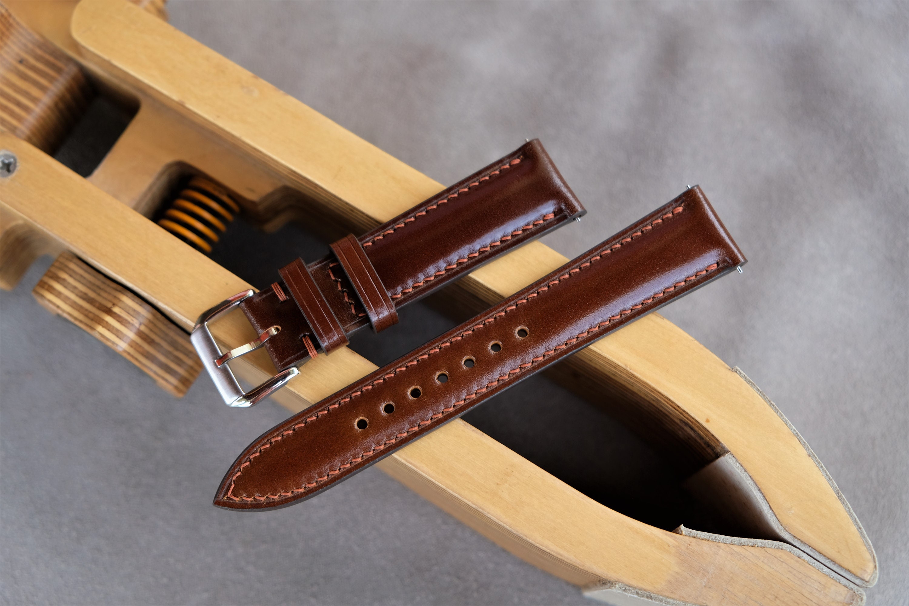 Cognac Brown Ostrich Leather NATO Watch Strap - Bas and Lokes - Correas de  cuero de relojes