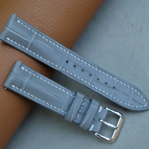 Graues Alligator Lederarmband: Handgefertigte Passe (26 mm - 16 mm)