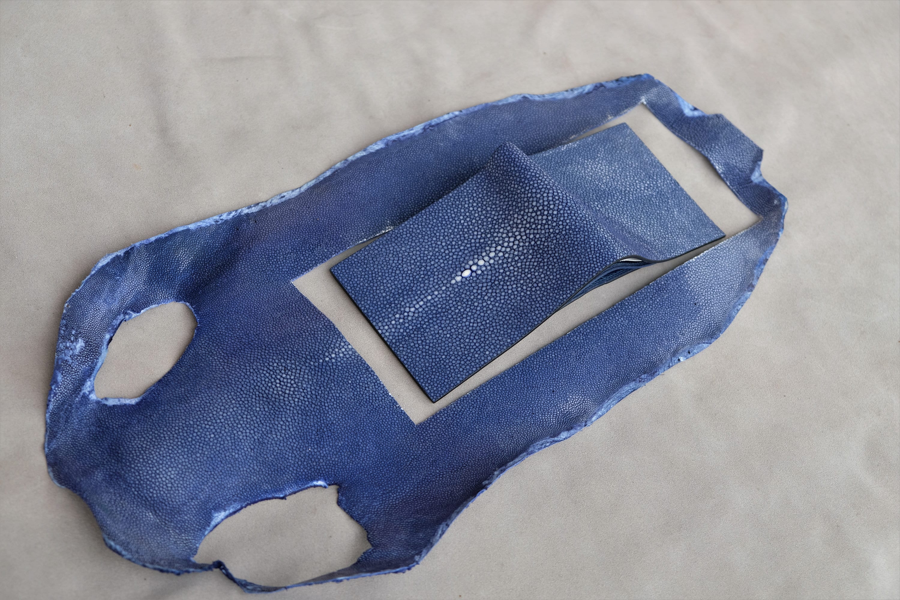 Handmade Stingray Leather Wallet: Minimalist Design