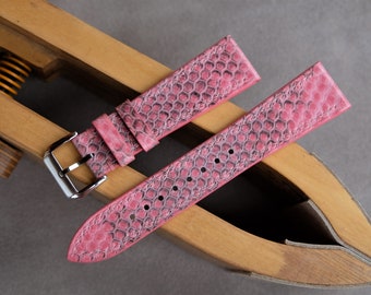 Correa de reloj de piel de serpiente rosa hecha a mano