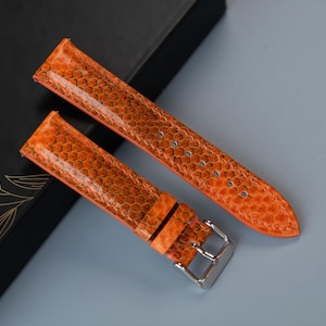 Orange klockarmband i läder med ormskinn: Handgjort armband