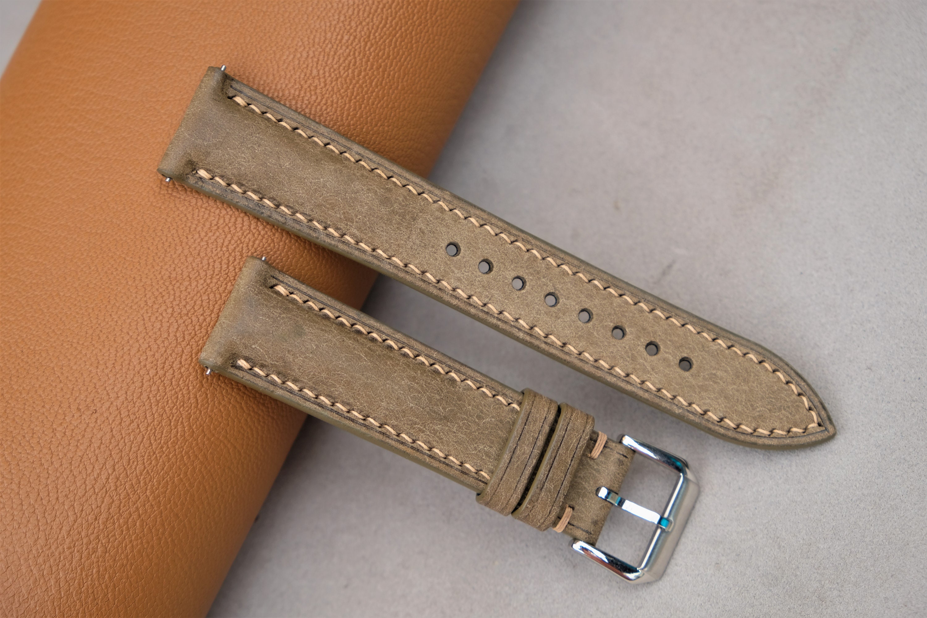 Handmade Pueblo Leather Watch Strap: Gray Vintage Style