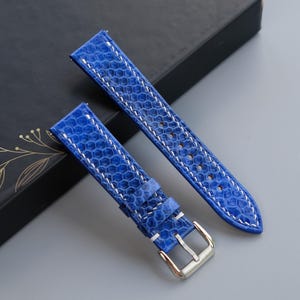 Blått läderarmband i ormskinn - Anpassade storlekar från 26 mm till 10 mm