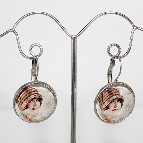 Boucles d'oreilles romantiques, vintage, portrait de femme années 20