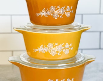 Vintage Pyrex Butterfly Gold II - Set of 3 473-B, 474-B and 475-B with lids