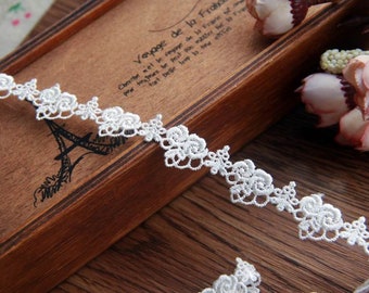 Wholesale Embroidery rose flower lace trims edging brims lace DIY costume lace brims ribbons supplies 1.5cm 0.6" Off white LXGB61