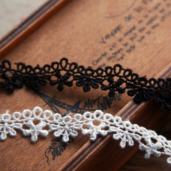 2 yards nice 1.8cm 0.7" floral embroidery lace trims neckline ribbons polyester necklace trim clothing trims supplies Off white Black LXGA60