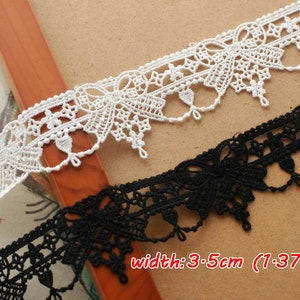 Guipure style embroidery bowknot lace trims,3.5cm 1.3in wide,lingerie trimmings,costume edge trims,off white/black colors