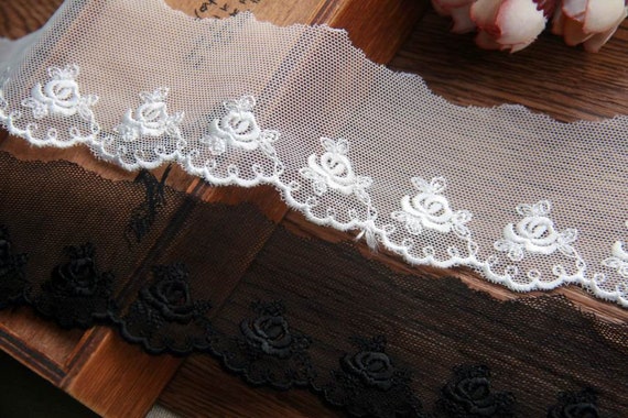 chinese dress ladies Amazon.com: ZNZAKKA White Cotton Lace Trim Eyelet Floral Lace Ribbon  Scalloped Embroidery Lace Trim for Dress, Pillow, Dolls/Pets Clothes (7  Yards x 2.5 Inch)