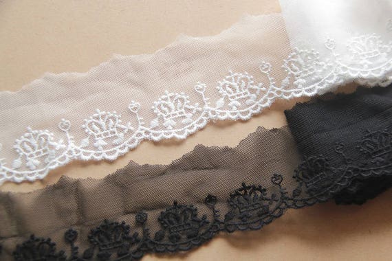 3 Cm Wide Lace Trim in Black or White SOLD Be the metre Wedding Dancing Victorian