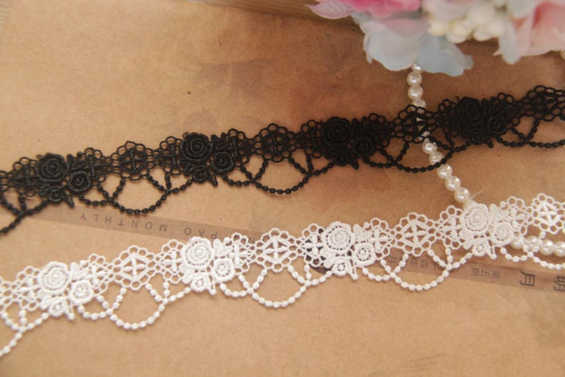 2 yards Rubans à broder galons dentelle motif fleuris 2.5cm 1 Noir Blanc cassé embroidery lace trims ribbons LXGB45 image 1