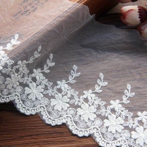 Off white Venetian lace,floral design,scalloped edge,Cotton lace trimmings,10cm 3.9&quot;,for bridal dress,lyrical dance,prom gown x1yrd LXGB68