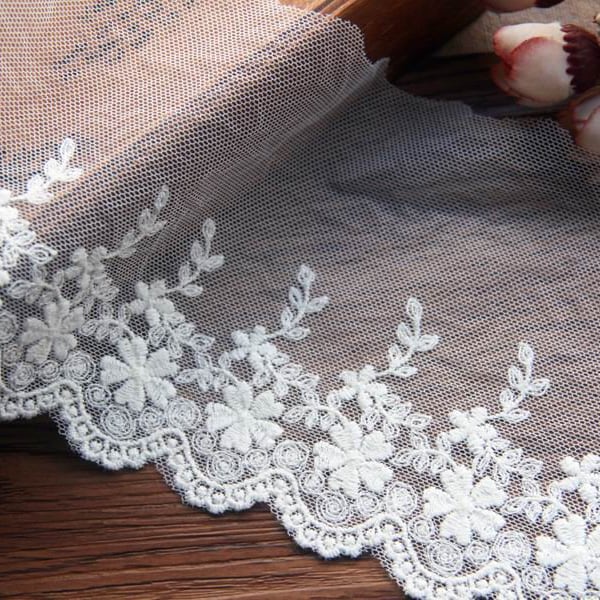 Off white Venetian lace,floral design,scalloped edge,Cotton lace trimmings,10cm 3.9",for bridal dress,lyrical dance,prom gown x1yrd LXGB68