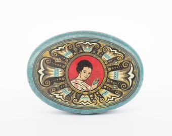 Antique Art Nouveau small tin box. Collectible. Petite boîte Art Nouveau, de collection