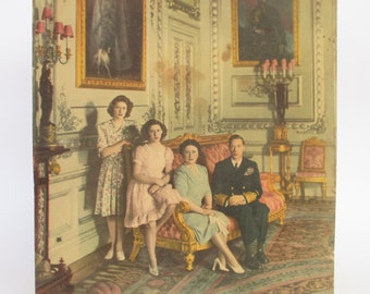 1943 Druck eines Fotos von König George VI Königin Elizabeth Prinzessin Elizabeth und Prinzessin Margaret. Sammlerstück