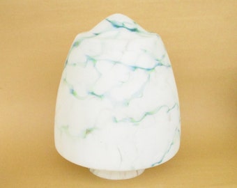 Antique marbled glass lampshade lightshade. Lighting. Home decor. Spaces decor. Abat-jour décoratif en verre marbré