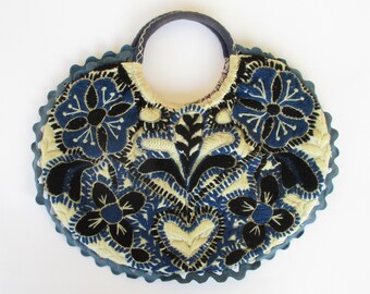 Vintage hand embroidered blue woman purse hand bag. Embroidery fashion accessory. Sac à main broderie