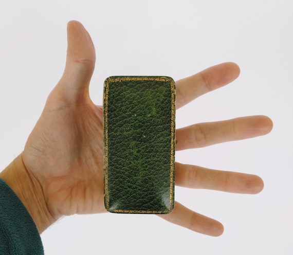 Antique green push button rectangular jewelry cas… - image 10